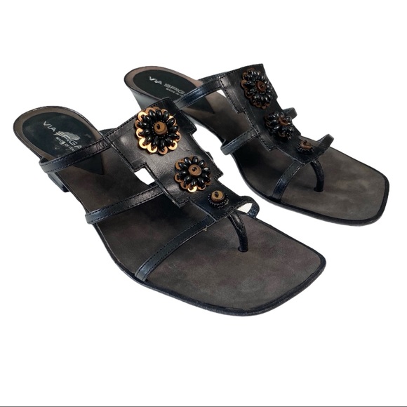 Via Spiga 𑁍 Beaded Metallic Flower Leather Sandals 𑁍 Black + Bronze Beads 𑁍 8 - Picture 3 of 15